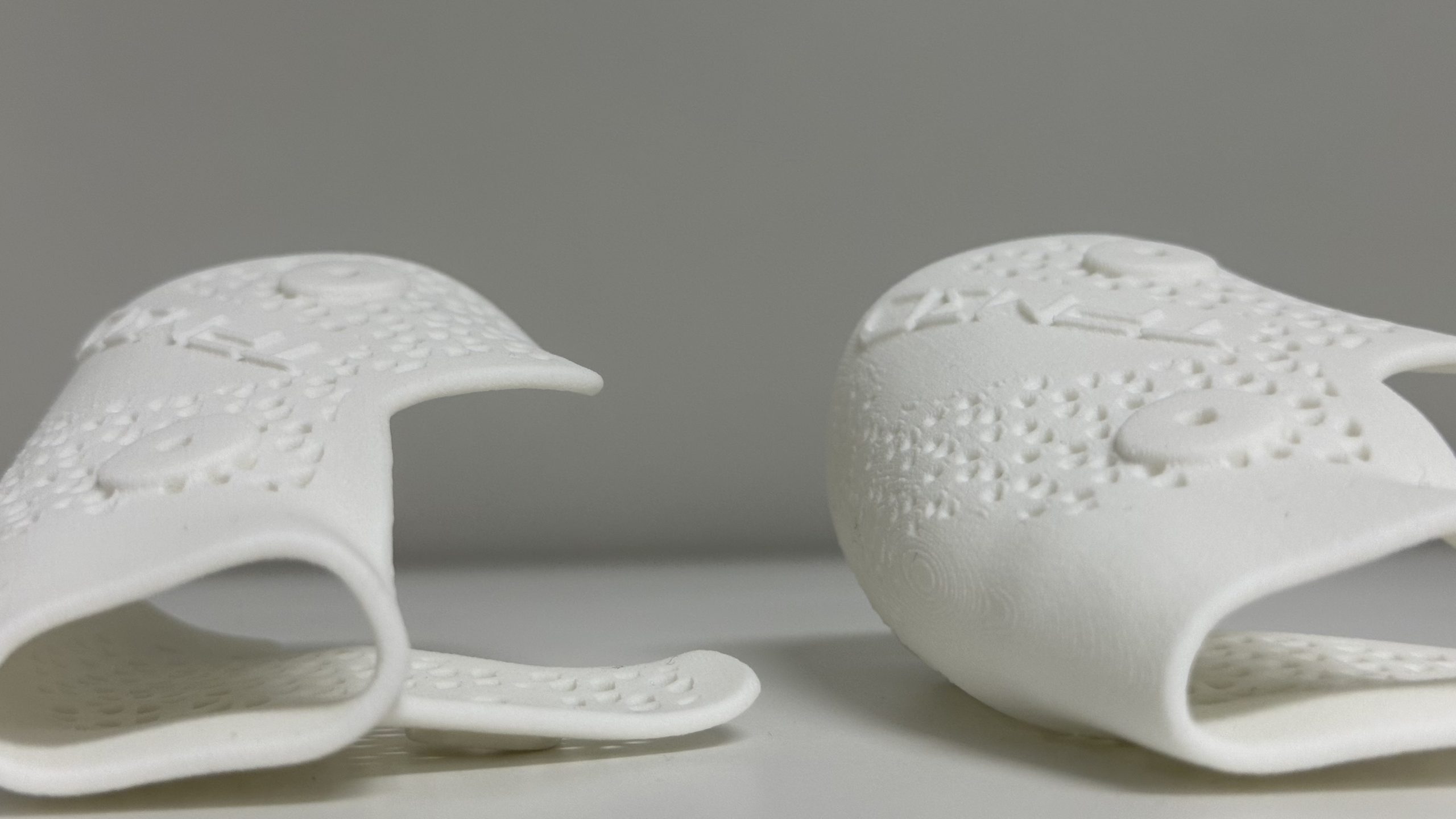 3Dプリンター製 SAAオリジナルアダプターバージョン2 ホワイトカラー SLS 3Dプリンティングがデジタルリハビリテーションと整形外科ケアに