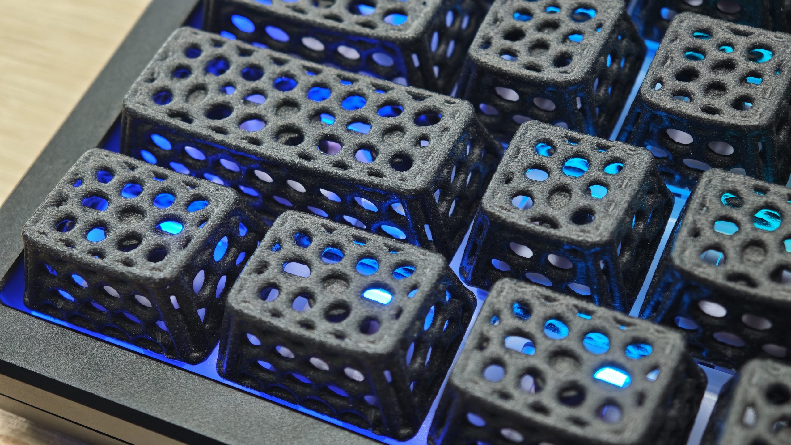 Hollow, Light-Transmissive Mechanical Keyboard Keycaps 3D printed with SLS technology